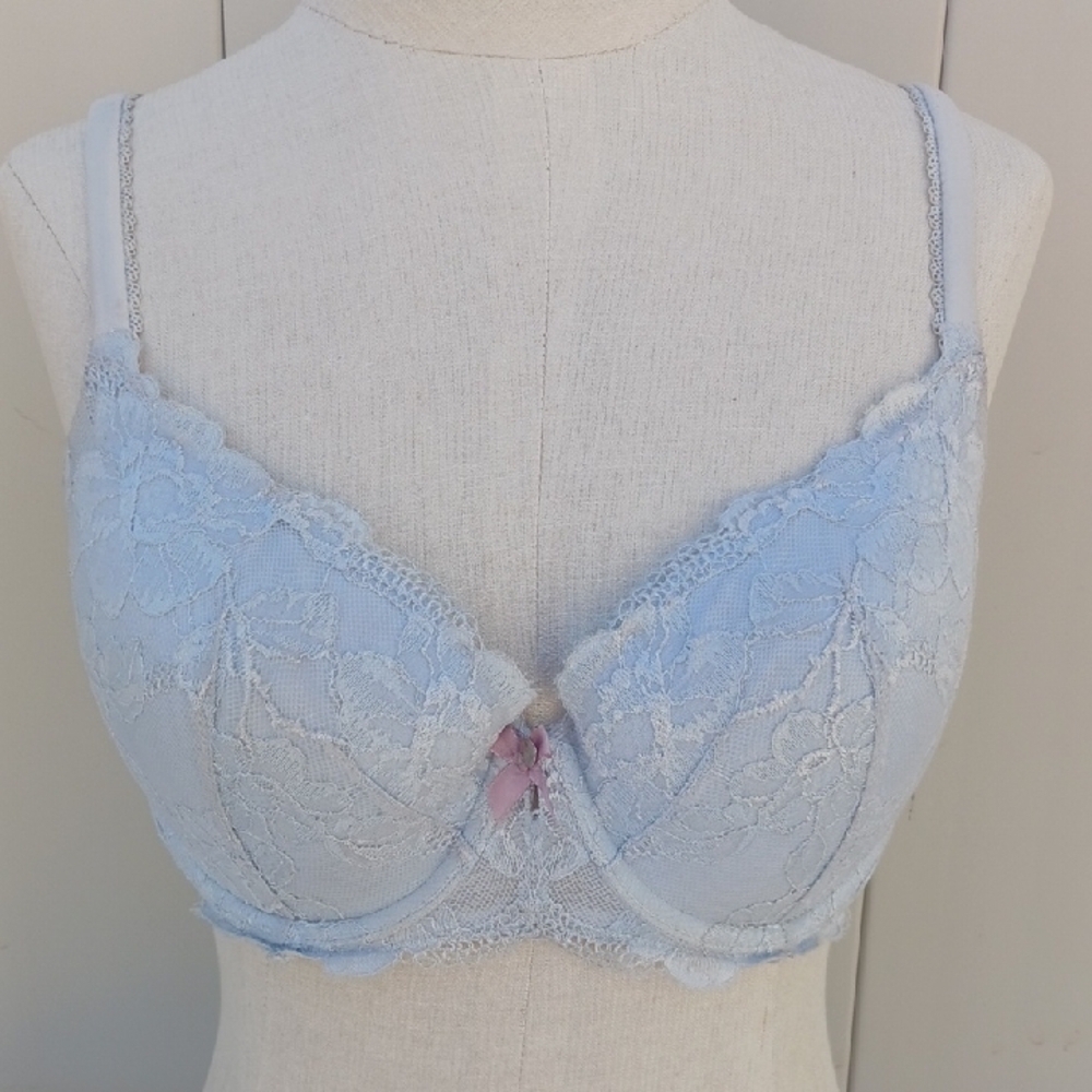 Victoria Secret Light Blue Lace Bra 36D Body by Victoria